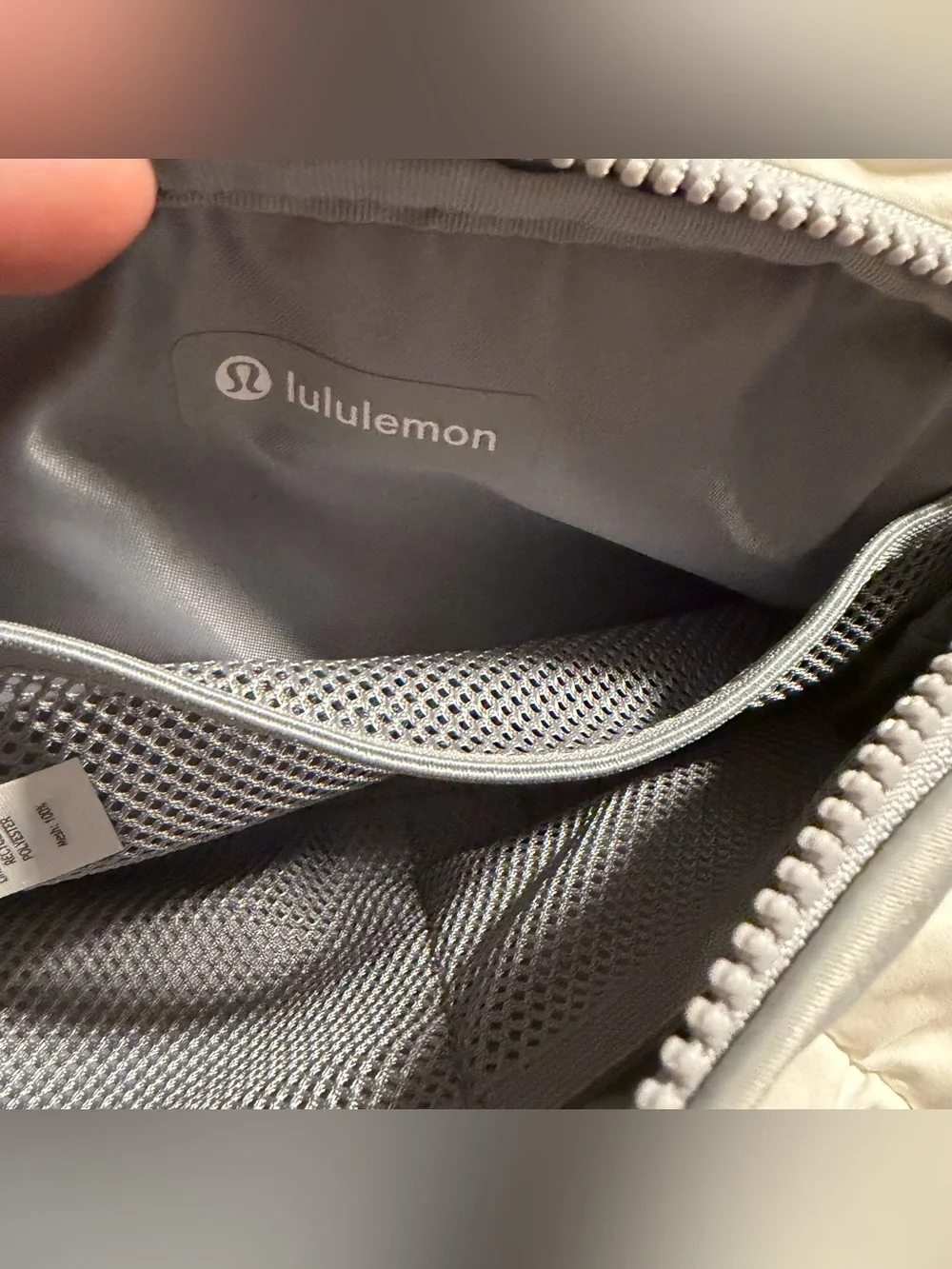 NWT Lululemon Everywhere Belt Bag Silver White
